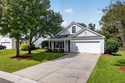 1048 Briar Rose Lane photo 4