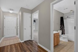 1048 Briar Rose Lane photo 4