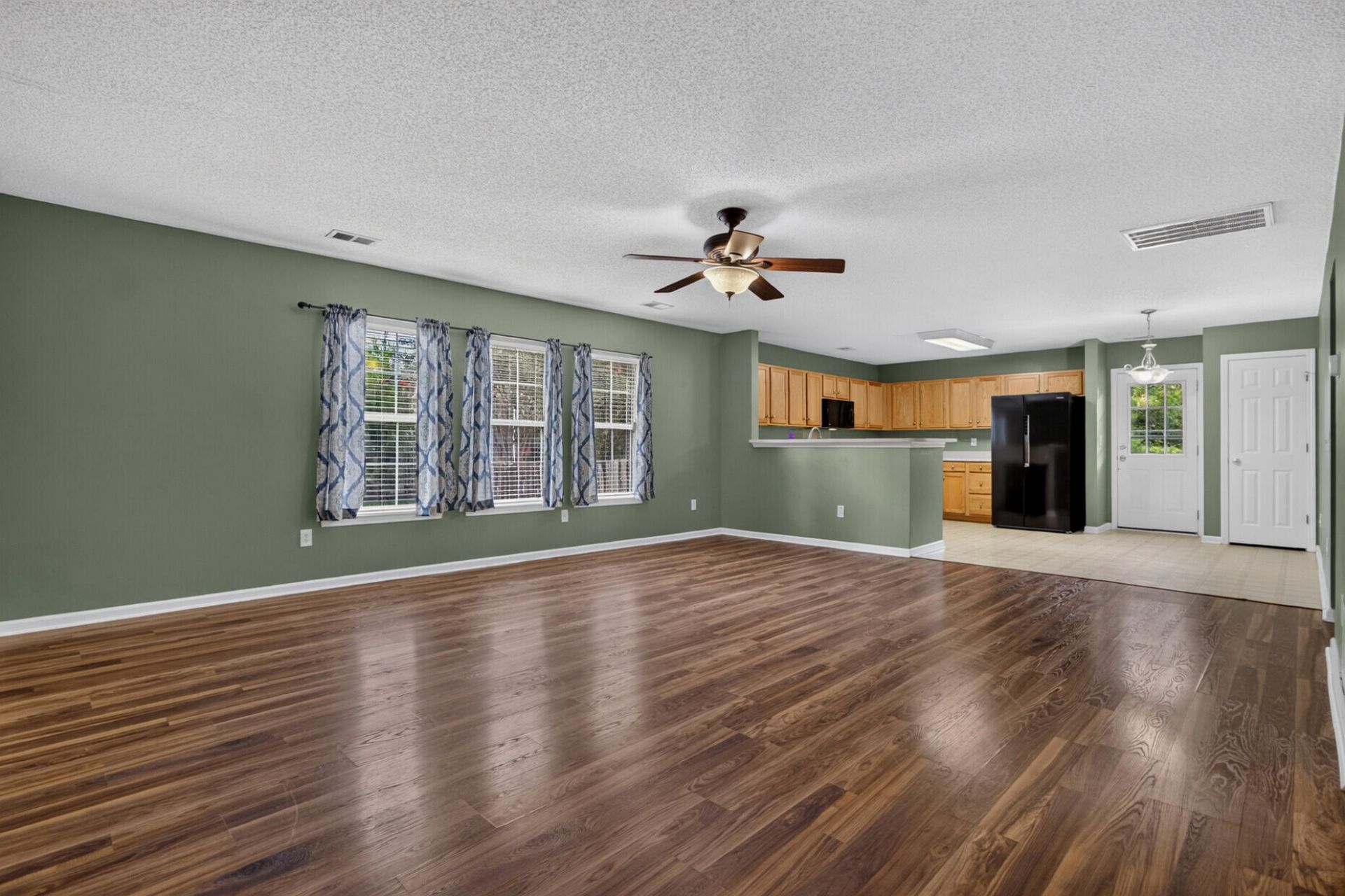 1048 Briar Rose Lane Photo 6