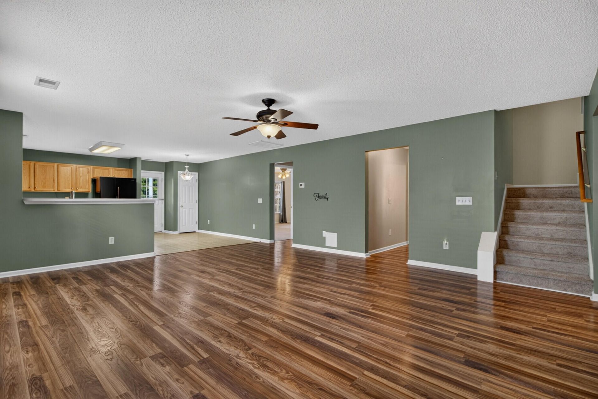 1048 Briar Rose Lane Photo 7