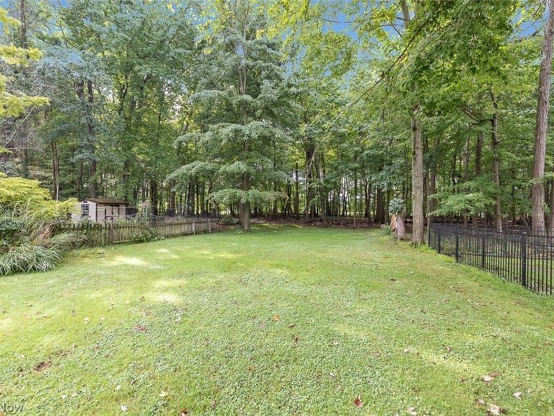 24907 E Oakland Road, Bay Village, OH 44140 Photo 27