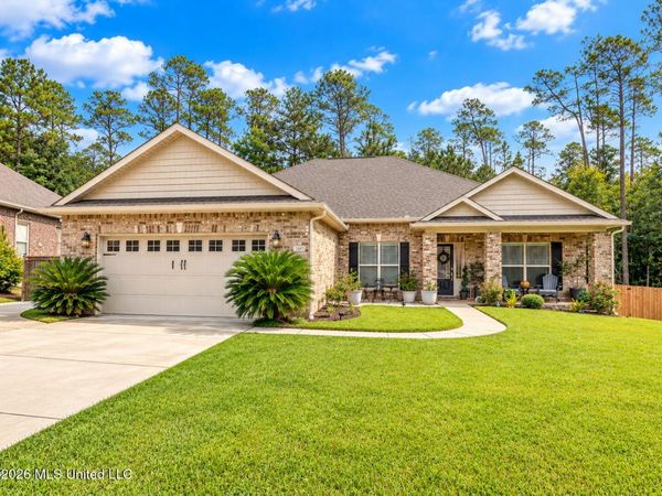 1004 Cardinal Cove, Ocean Springs, MS 39564