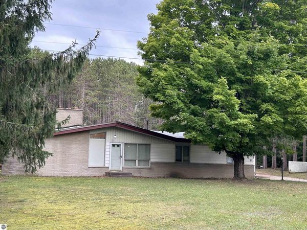 2768 M-88 S, Bellaire, MI 49615