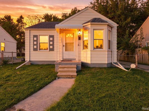 19331 KENOSHA Street, Harper Woods, Mi 48225