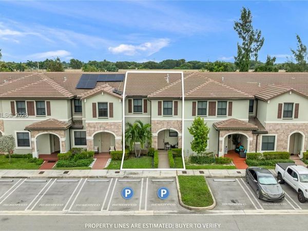 11079 W 32nd Ln, Hialeah, FL 33018