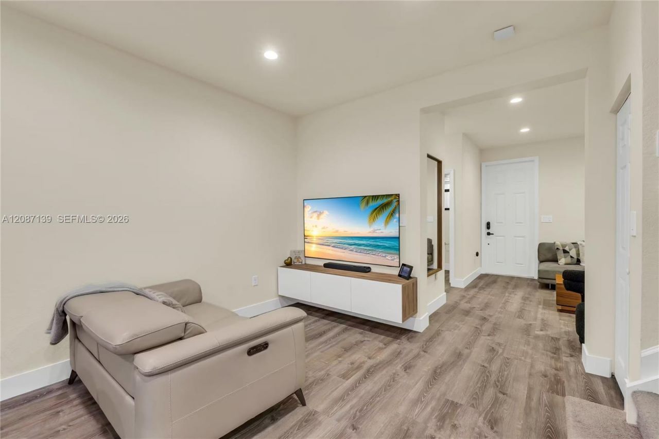 11079 W 32nd Ln, Hialeah, FL 33018 Photo