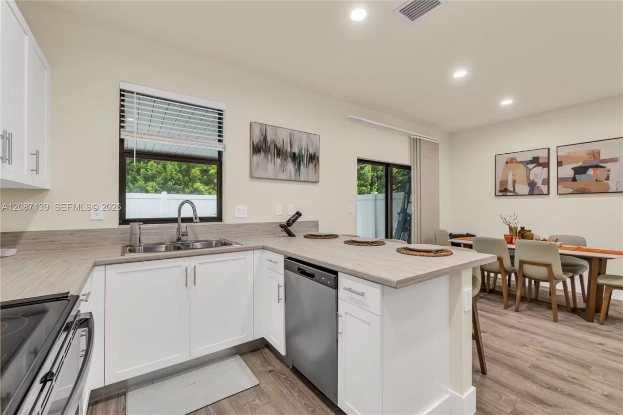 11079 W 32nd Ln, Hialeah, FL 33018 Photo