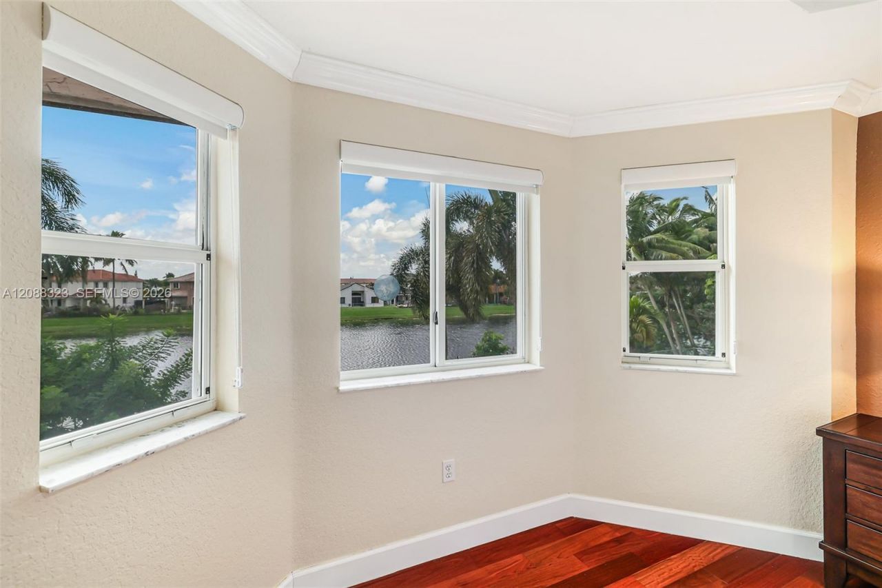16290 SW 68th Ter, Miami, FL 33193 Photo