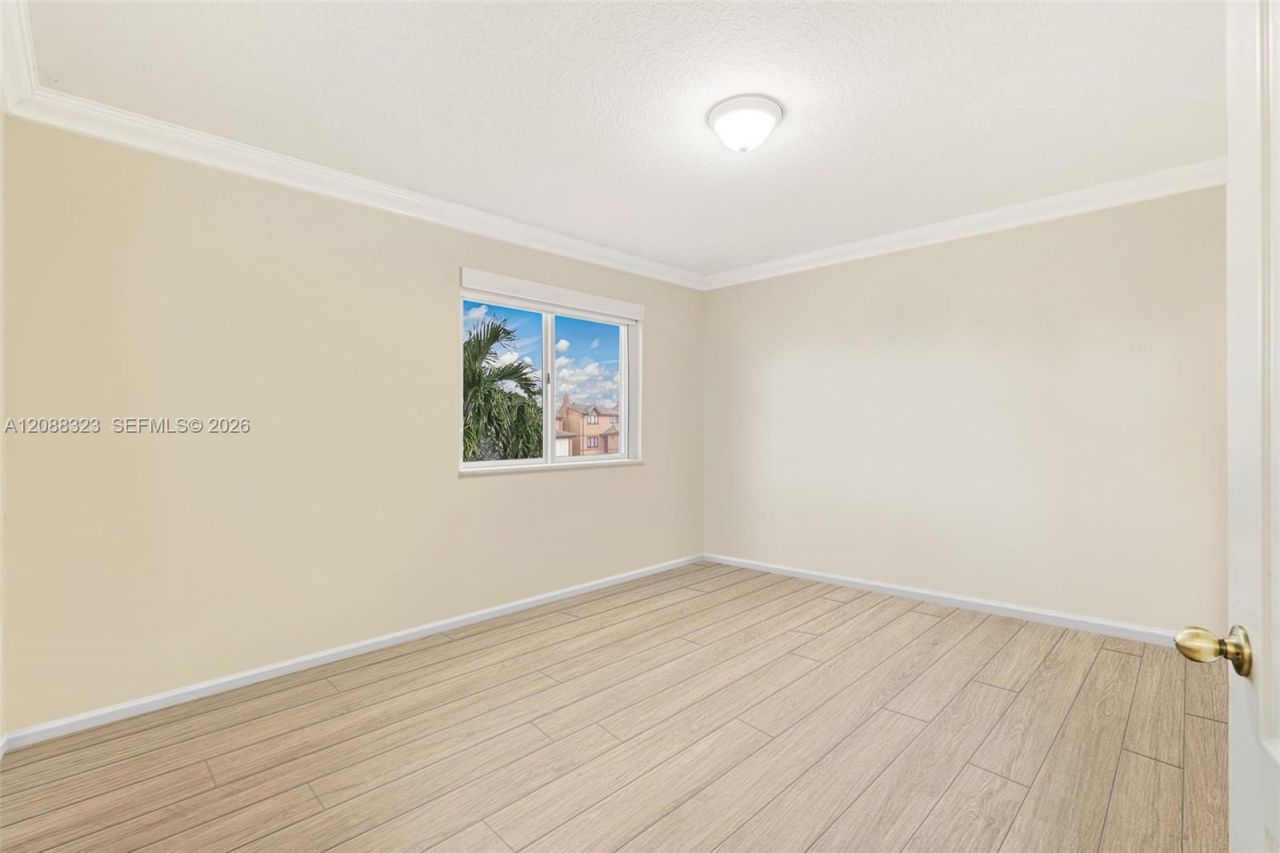 16290 SW 68th Ter, Miami, FL 33193 Photo