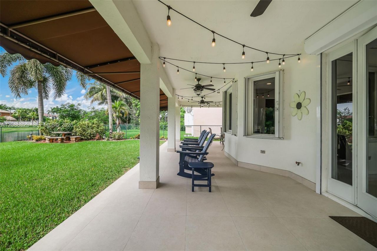 16290 SW 68th Ter, Miami, FL 33193 Photo