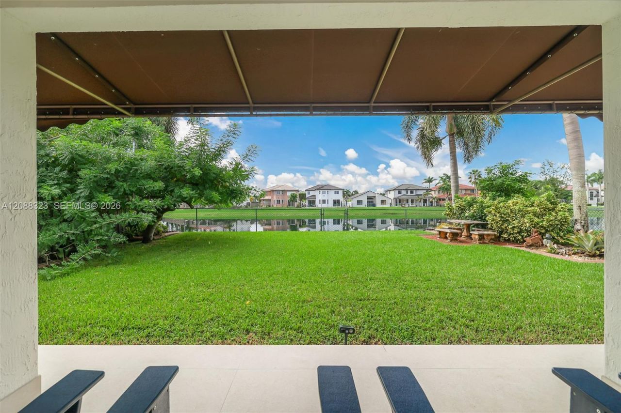 16290 SW 68th Ter, Miami, FL 33193 Photo