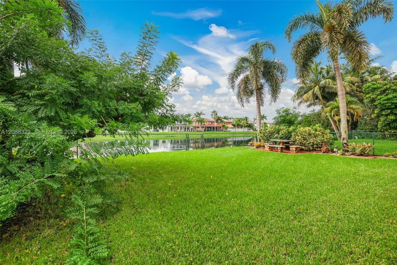 16290 SW 68th Ter, Miami, FL 33193 Photo