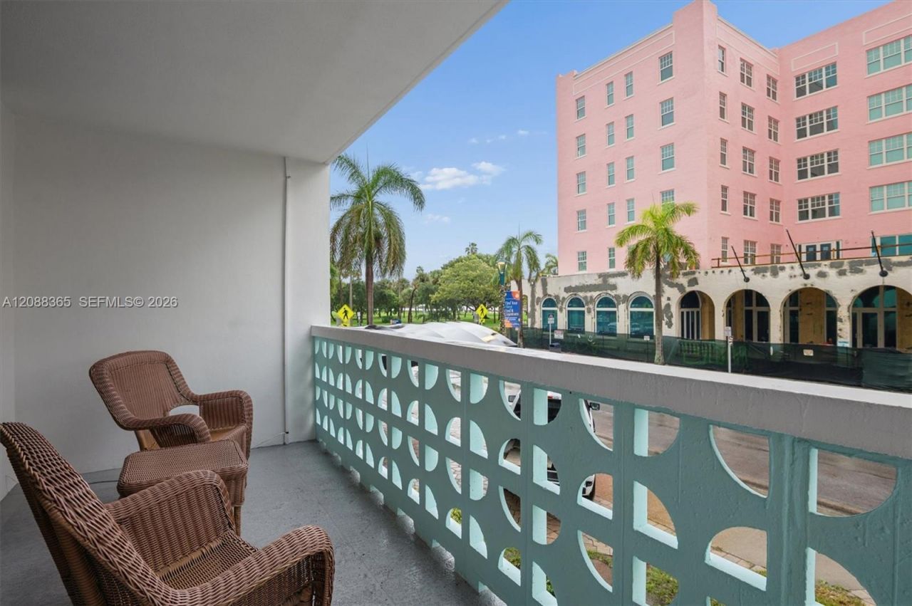 1 N Golfview Rd , Unit 201, Lake Worth, FL 33460 Photo