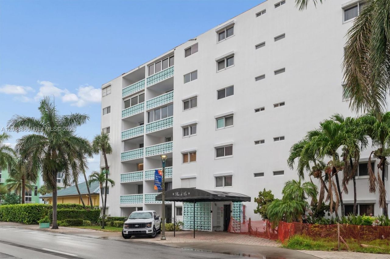 1 N Golfview Rd , Unit 201, Lake Worth, FL 33460 Photo