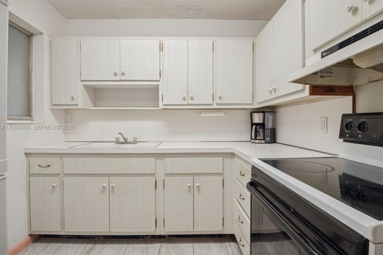 1 N Golfview Rd , Unit 201, Lake Worth, FL 33460 Photo