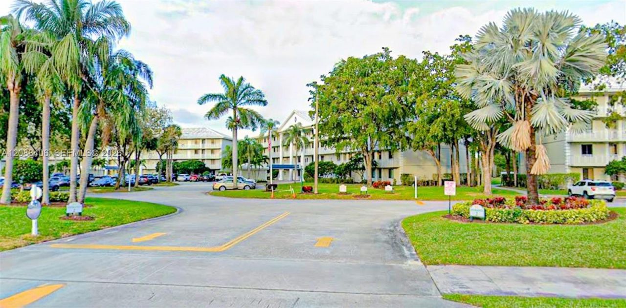 2621 Village Blvd, Unit 102, West Palm Beach, FL 33409 Photo