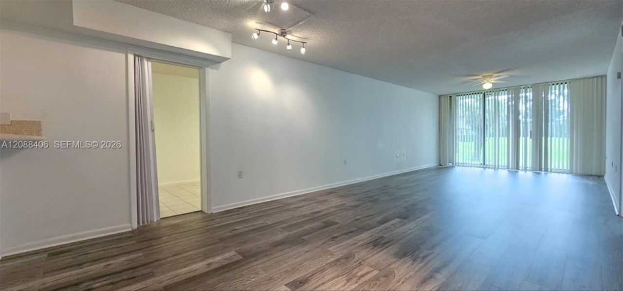 2621 Village Blvd, Unit 102, West Palm Beach, FL 33409 Photo