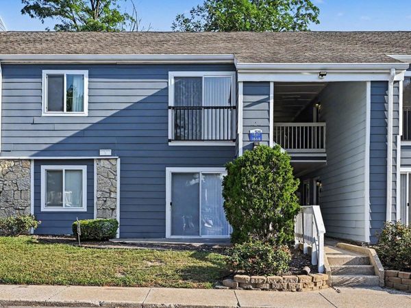 1801 Irish Way #1858, South Bend, IN 46637