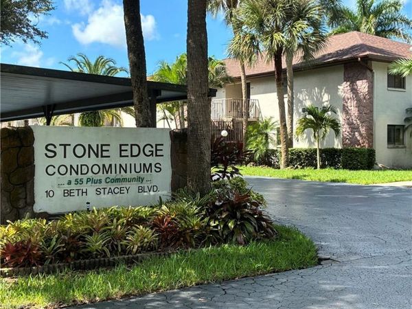 10 Beth Stacey BLVD , Unit 110, LEHIGH ACRES, FL 33936
