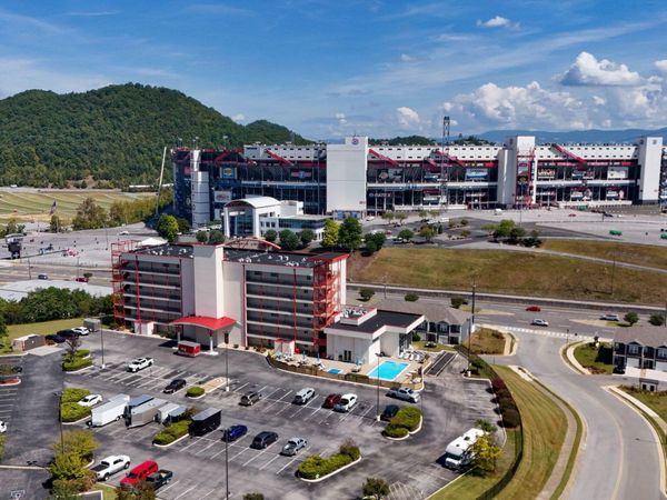120 Raceday Center Drive, Unit 207, Bristol, TN 37620