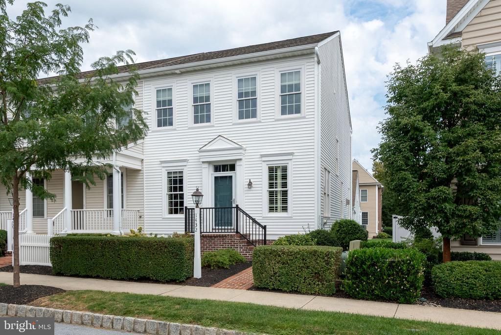 1432 PICKET DRIVE, LANCASTER, PA 17601