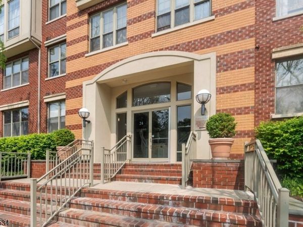 24 Ave At Port Imperial, West New York, NJ 07093