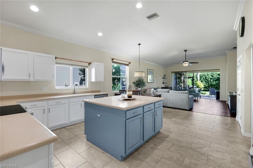 2095 Sagebrush Cir, Naples, FL 34120 Photo