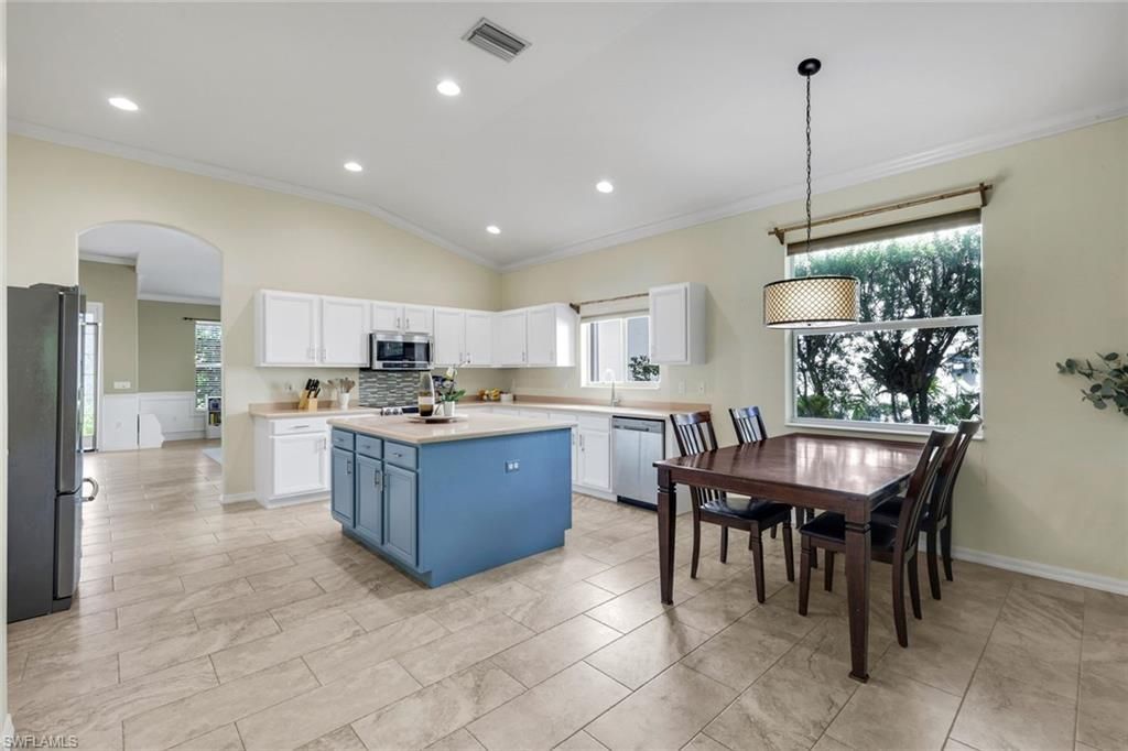 2095 Sagebrush Cir, Naples, FL 34120 Photo