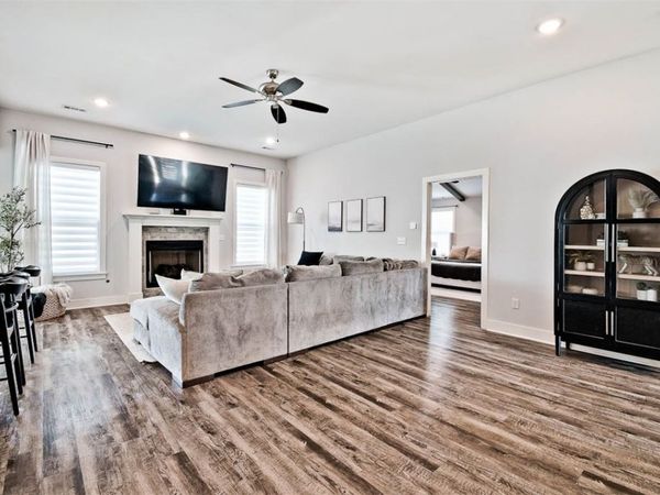 330 W Taverner Xing, Farmington, AR 72730