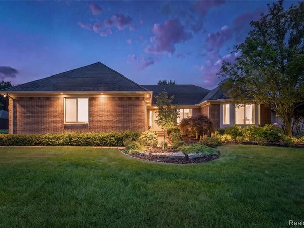 22702 Brantingham Road, Macomb Township, Mi 48044