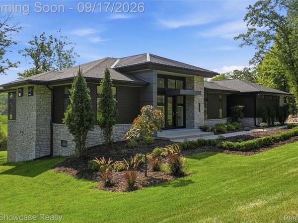 1166 Lake Forest Way, Milford Township, Mi 48380