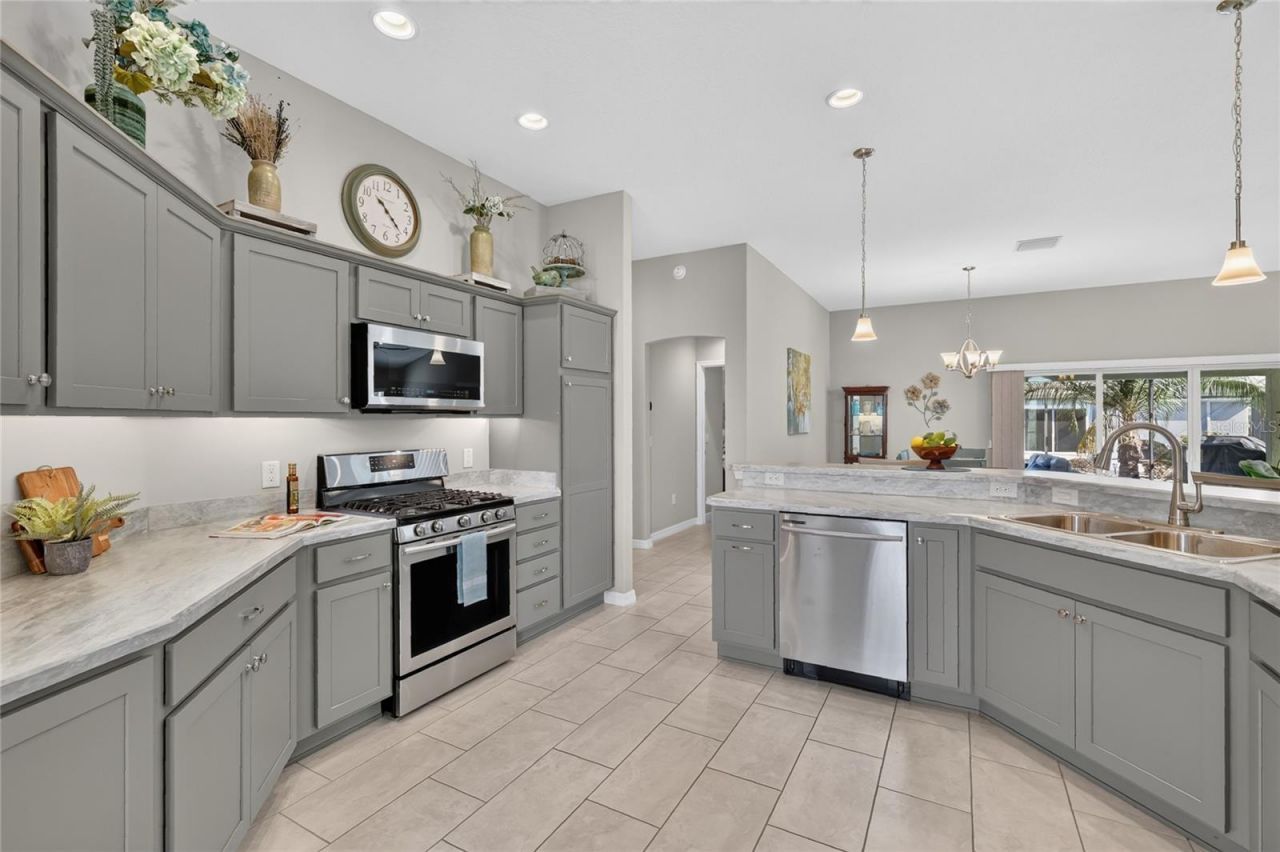 5825 Flint Loop, The Villages, FL 32163 Photo