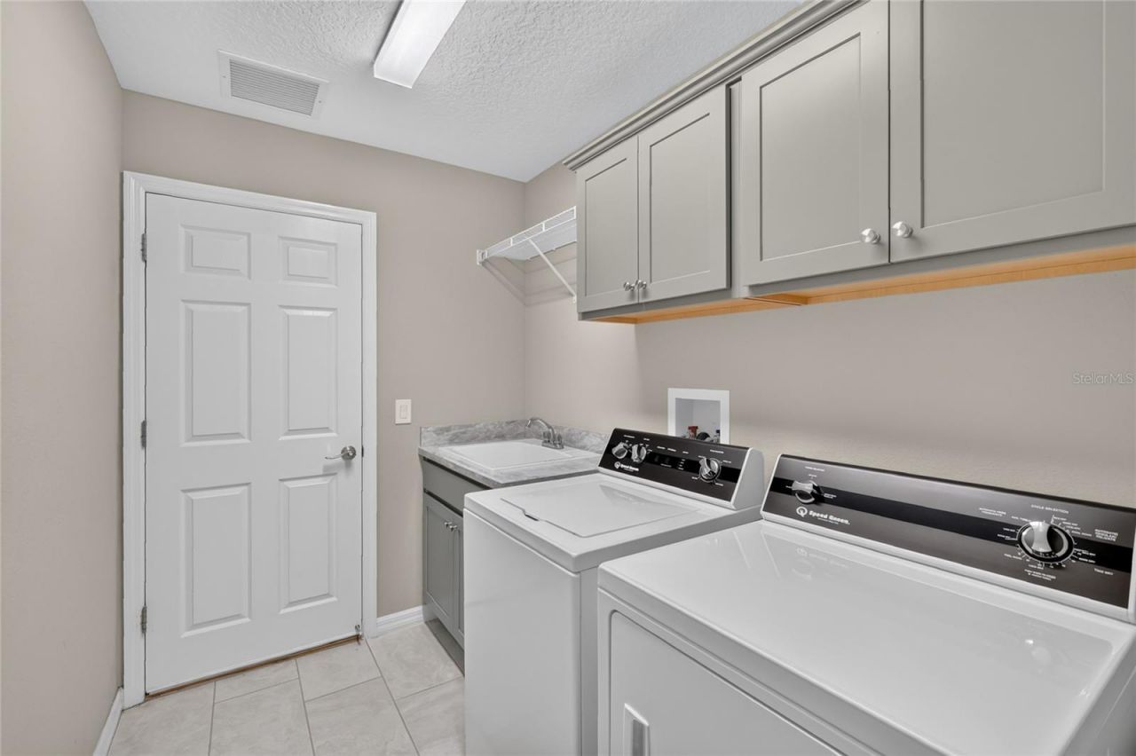 5825 Flint Loop, The Villages, FL 32163 Photo