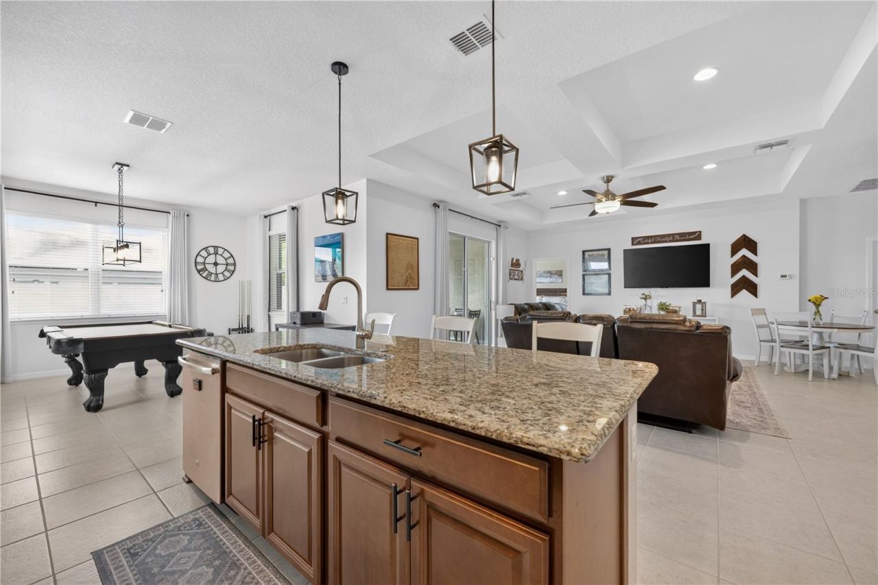37102 Scenic Bluff Drive, Grand Island, FL 32735 Photo