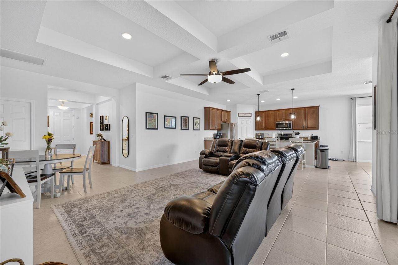 37102 Scenic Bluff Drive, Grand Island, FL 32735 Photo