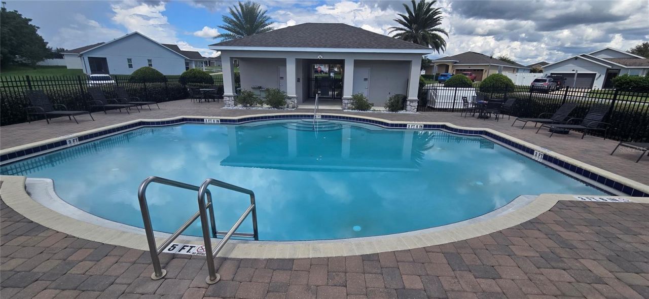 37102 Scenic Bluff Drive, Grand Island, FL 32735 Photo