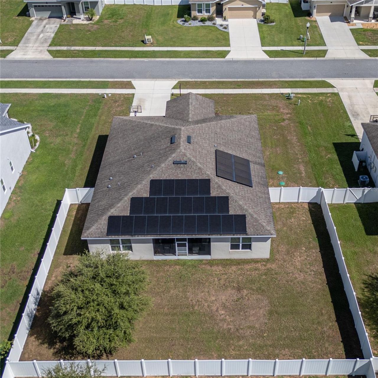 37102 Scenic Bluff Drive, Grand Island, FL 32735 Photo