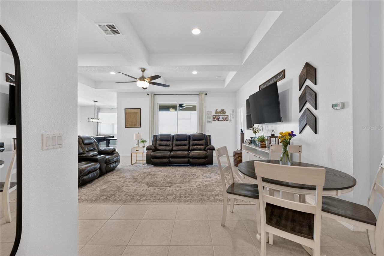 37102 Scenic Bluff Drive, Grand Island, FL 32735 Photo