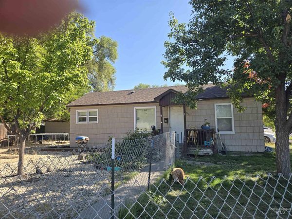 590 S 3rd E, Mountain Home, ID 83647