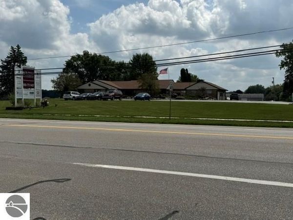 2060 Remus Road E, Mt Pleasant, MI 48858