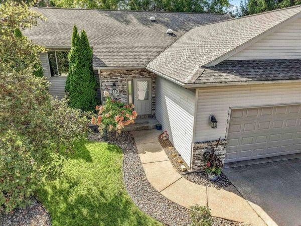 210 Kenneda St, Holmen, WI 54636