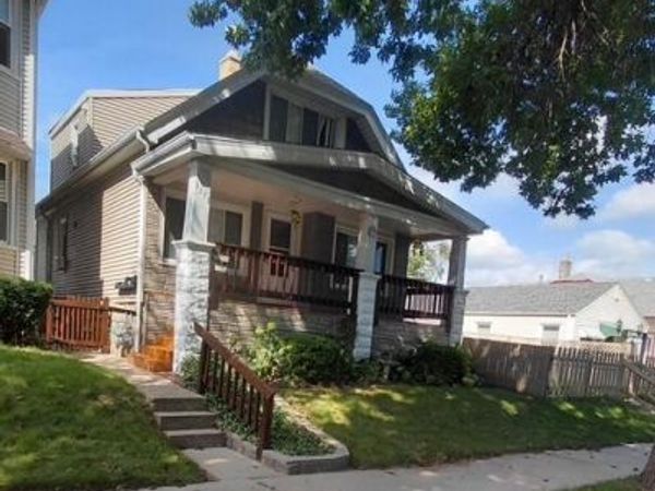 3253 S 8th St, Milwaukee, WI 53215