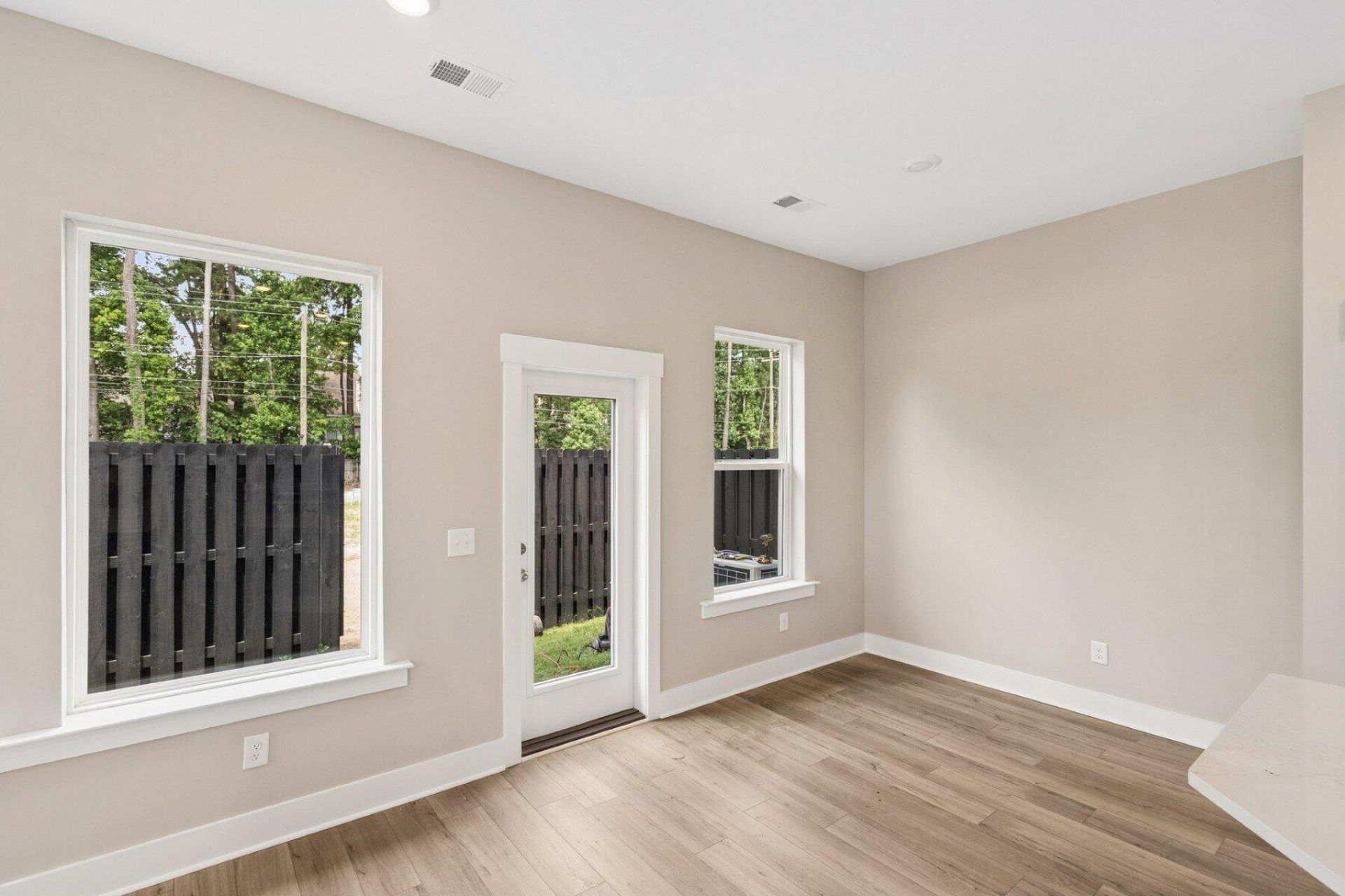 254 Newtown Creek Drive Photo 11