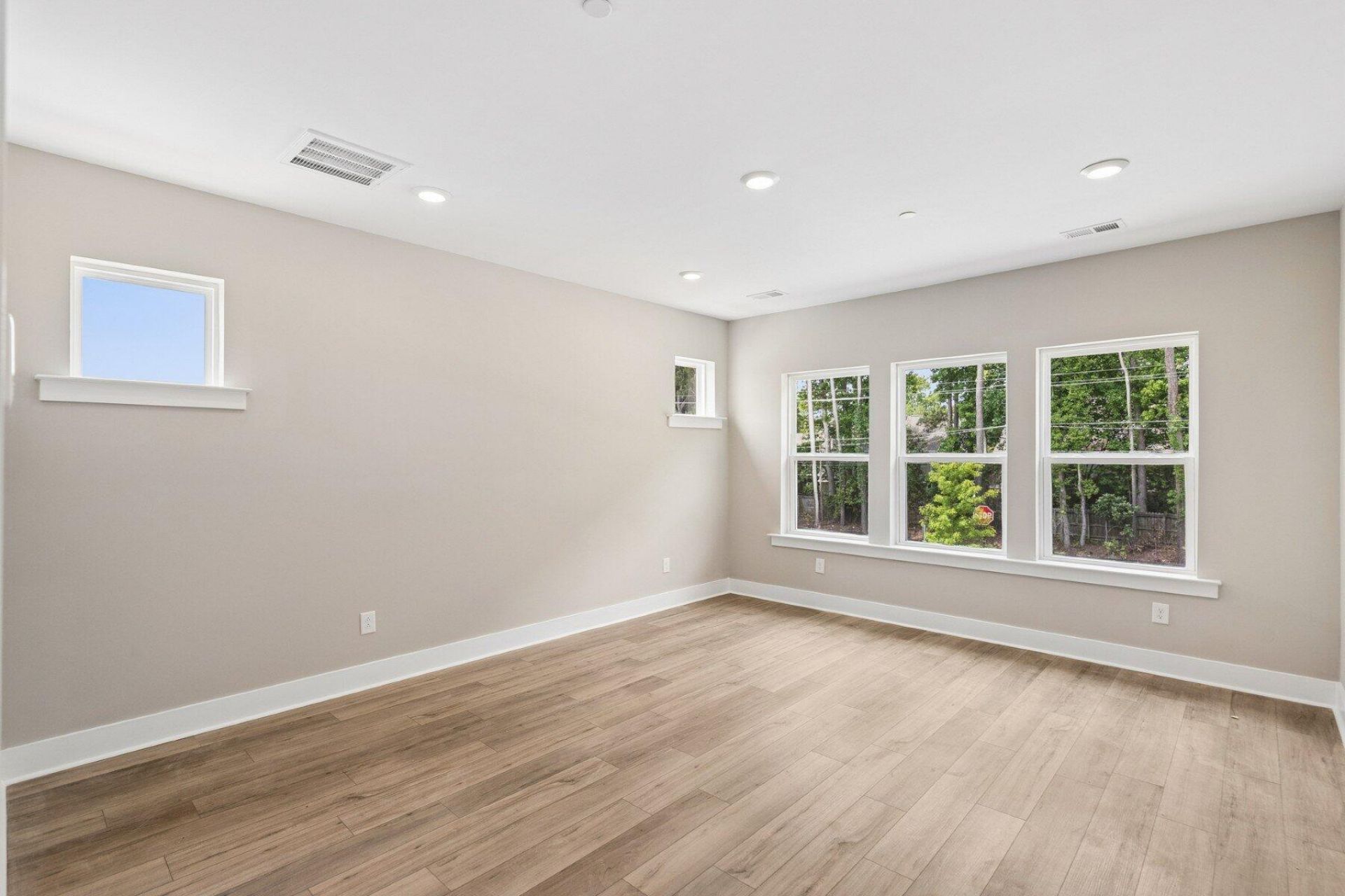 254 Newtown Creek Drive Photo 17
