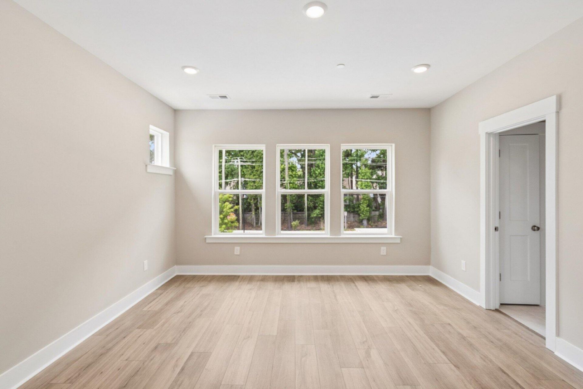 254 Newtown Creek Drive Photo 18