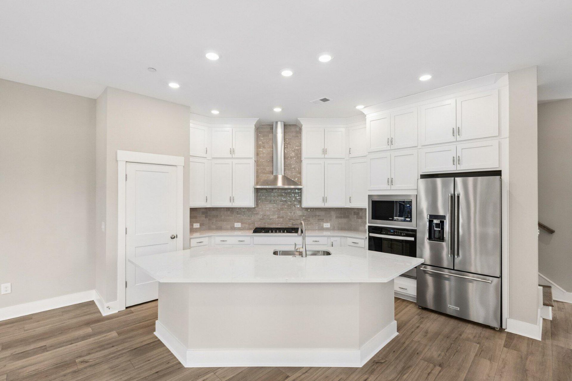 254 Newtown Creek Drive Photo 6