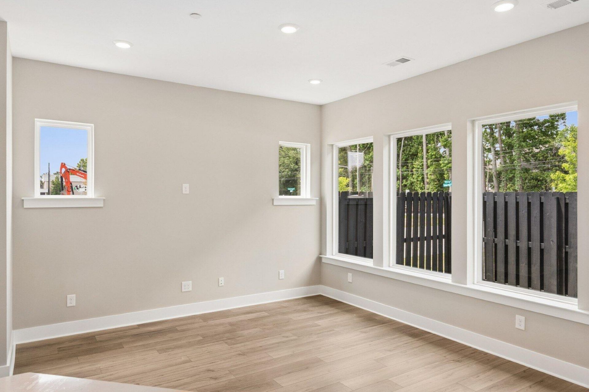 254 Newtown Creek Drive Photo 8