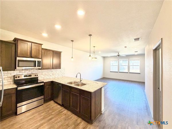 326 Green Valley Drive, Copperas Cove, TX 76522