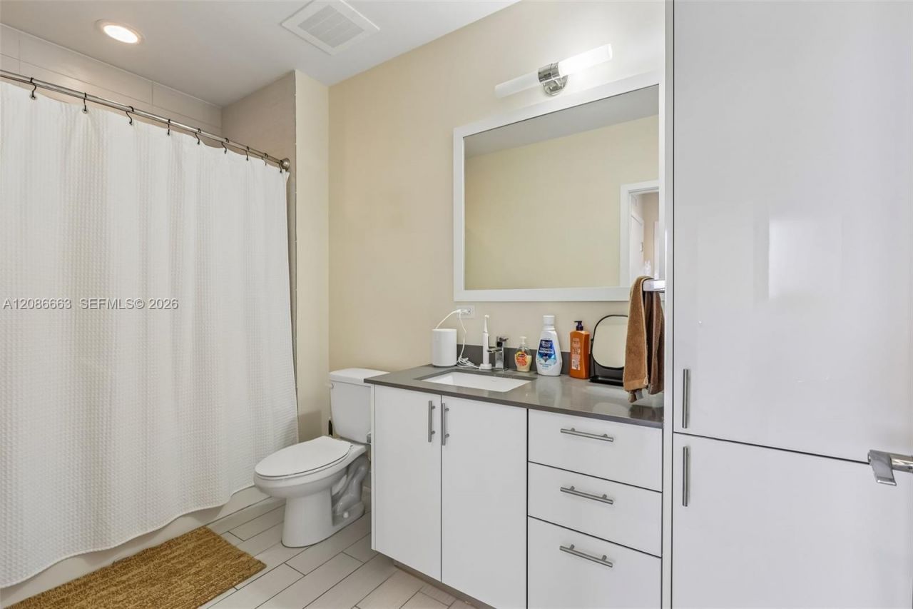 999 SW 1st Ave, Unit UPH12, Miami, FL 33130 Photo