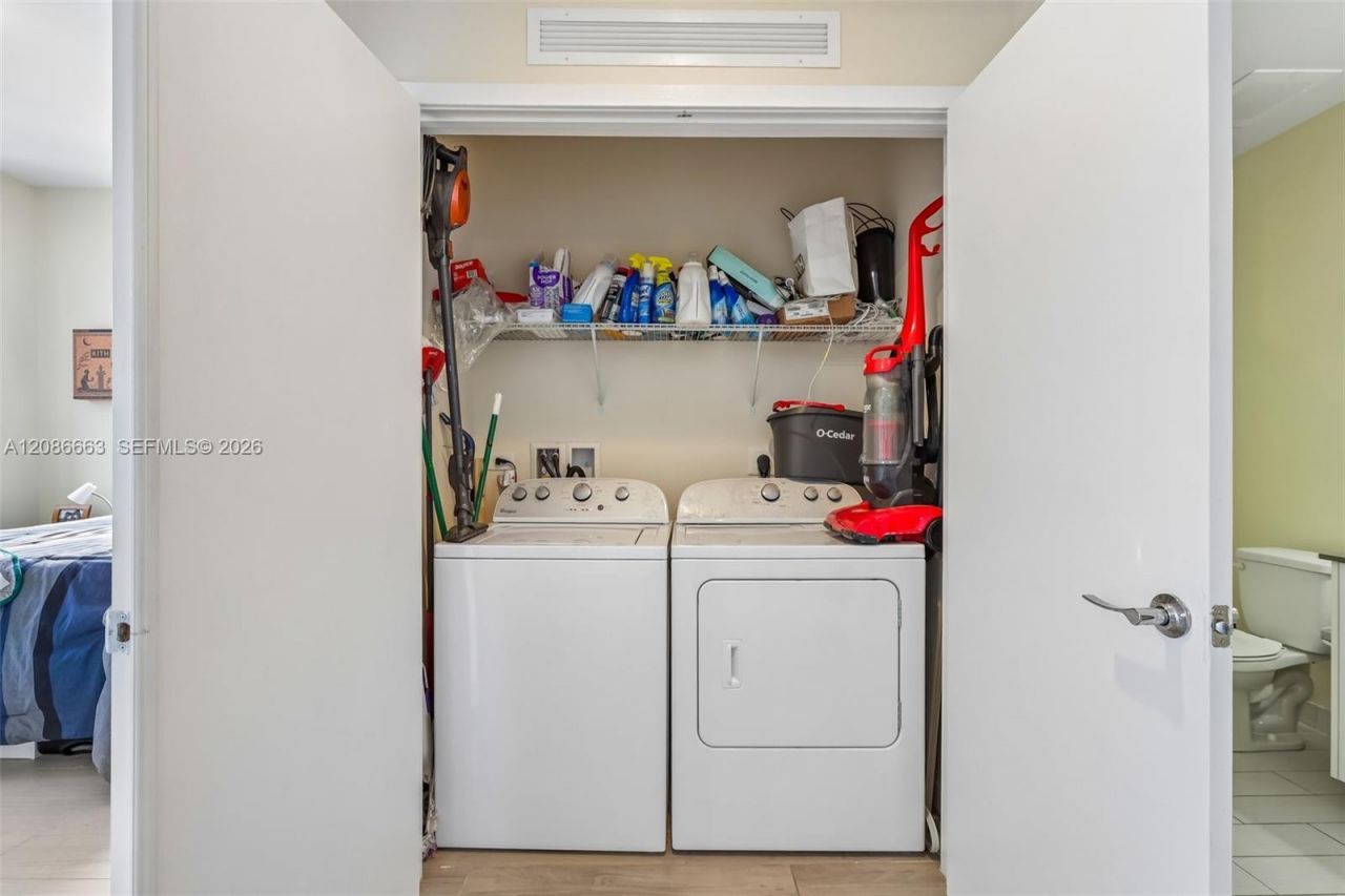 999 SW 1st Ave, Unit UPH12, Miami, FL 33130 Photo
